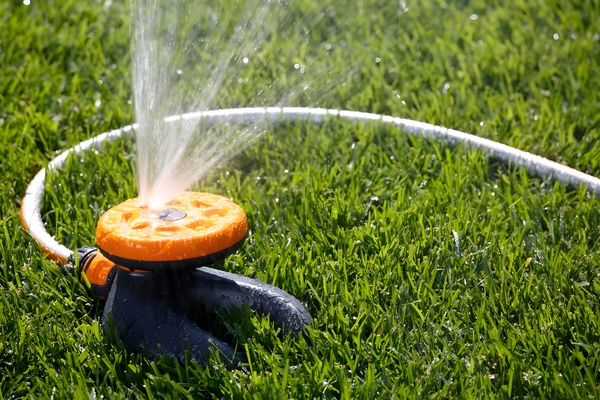 Aspersor Riego Jardin DRIVER 8 Areas con Base