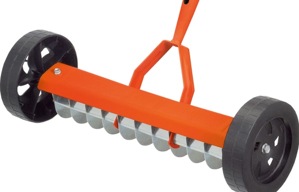 Rastrillo Escarificador con Ruedas