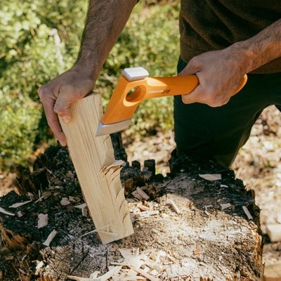 Hacha Ultraligera para Excursionismo X-Series X13 Fiskars 