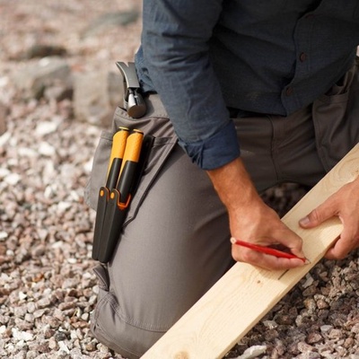 Cuchillo Universal con Afilador Fiskars