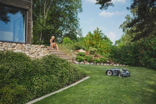 Robot Cortacesped Automower Husqvarna 435 Awd Nera